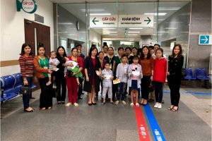 Thăm hỏi, tặng quà bệnh nhân tại bệnh viện K Tân Triều & viện huyết học truyền máu trung ương