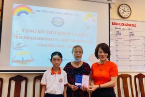 QUỸ VÒNG TAY YÊU THƯƠNG – CHƯƠNG TRÌNH “TẶNG SỔ TIẾT KIỆM VÀ QUÀ CHO HỌC SINH PHẠM KHÁNH VY – LỚP 2G”